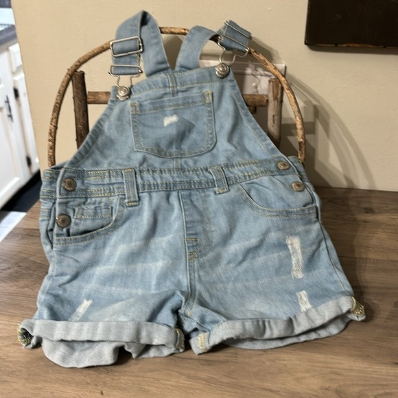 EUC 7 FOR ALL MANKIND TODDDLER 3T DISTRESSTED LIGHT WASH BIB SHORTALLS - Picture 1 of 9